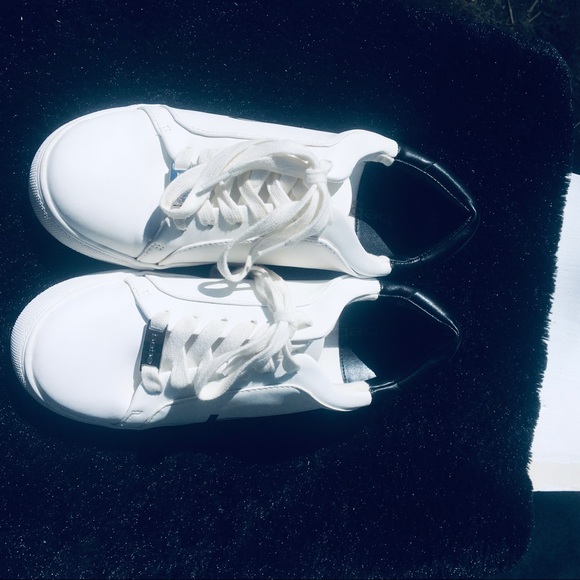 Bebe women’s sneakers. Size 7. - Picture 2 of 9